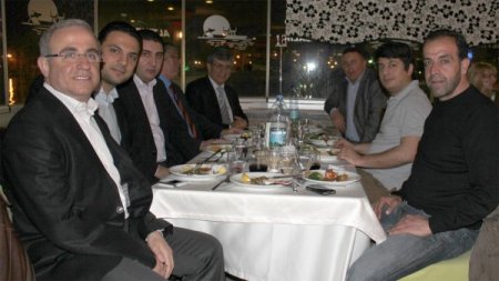 İzmir’de Yaşayan Diyarbakır Çüngüşlüler Kaynaşma Yemeğinde Buluştu