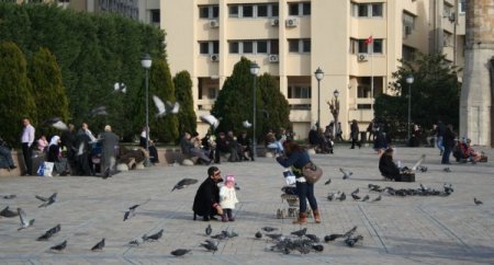 İzmir'de yazdan kalma bir gün yaşanıyor