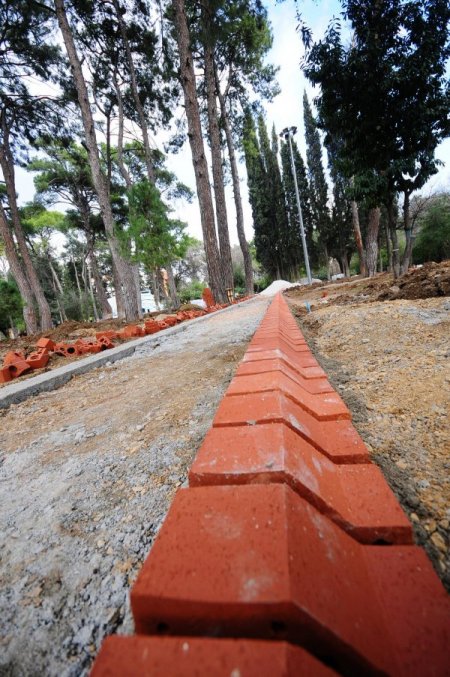 İzmir'deki Hasanağa Bahçesi 4 milyon liraya yenileniyor
