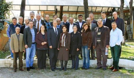 İzmir'deki Makedonya Göçmeni Adaya 22 Mahalle Muhtarı Destek Verdi