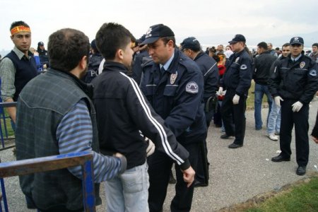 İzmir'deki Nevruz Kutlamaları 5 Yıl Sonra Yeniden Gündoğdu Meydanı'nda Yapıldı
