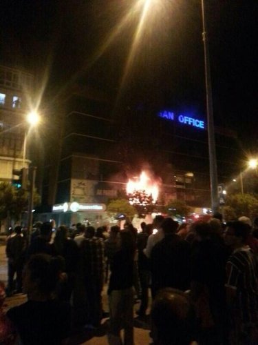 İzmir’deki olaylar: AK Parti ilçe binası ateşe verildi