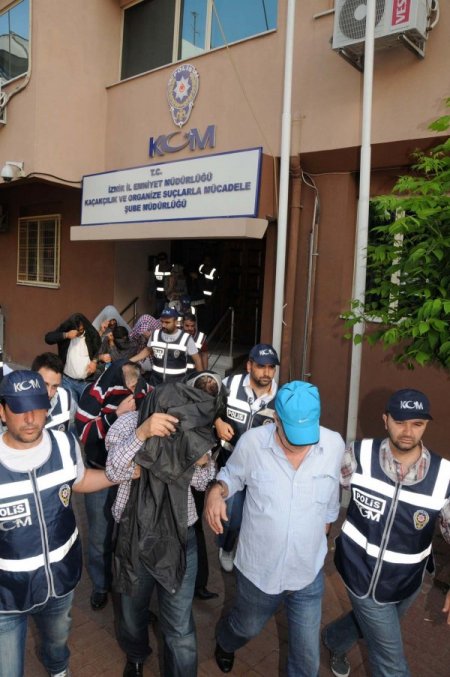 İzmir'deki Şantaj Operasyonu Zanlılarından 11'i Adliyede