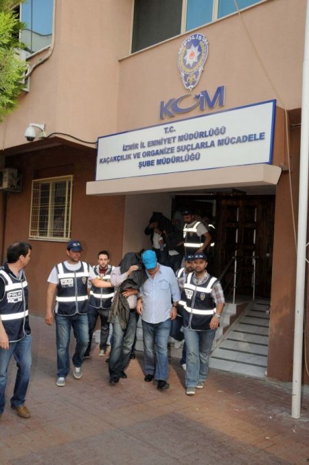 İzmir'deki Şantaj Operasyonu Zanlılarından 11'i Adliyede