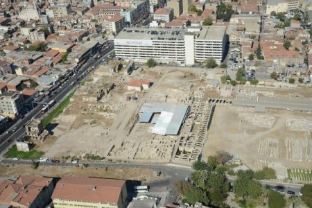 İzmir'deki tarihî Agora’nın etrafına duvar örülecek