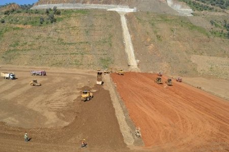 İzmir'deki Zeytinova-Burgaz Barajı'nda çalışmalar devam ediyor