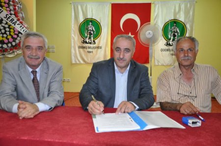 İzmir'den İstanbul'a Deste Deste Çiçek Gidiyor