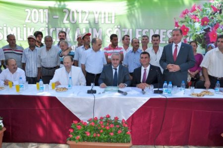 İzmir'den İstanbul'a Deste Deste Çiçek Gidiyor