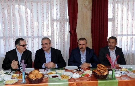 İzmir'den Van'a 'Gönül Elçileri' köprüsü kuruldu