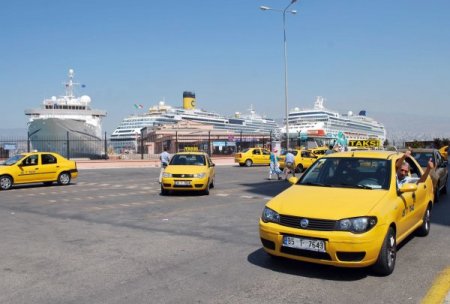 İzmir’e bir günde 15 bin turist geldi