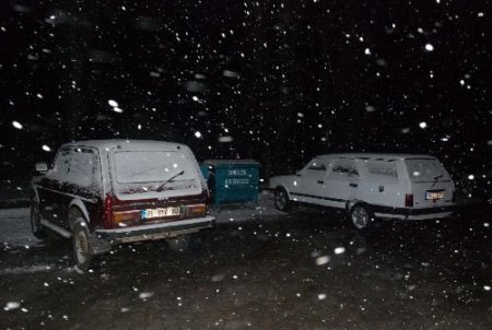 İzmir'e Yılın İlk Karı Yağdı