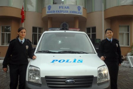 İzmir'in asayişine kadın eli değdi