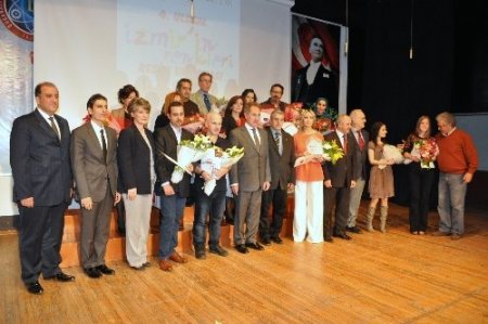 'İzmir’in En Güzel Renkleri', ödüllerini eski Bakan Günay’dan aldı