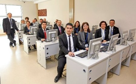 İzmir’in öğrencileri siber zorbalıktan 350 öğretmen tarafından korunacak