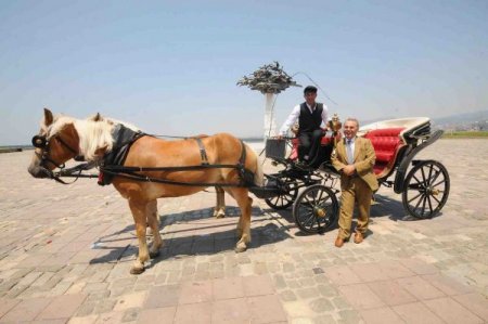 İzmirli faytonu yeniden keşfetti