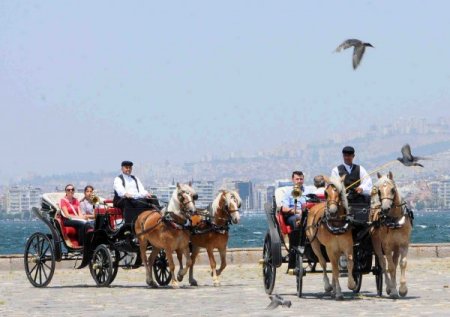 İzmirli faytonu yeniden keşfetti