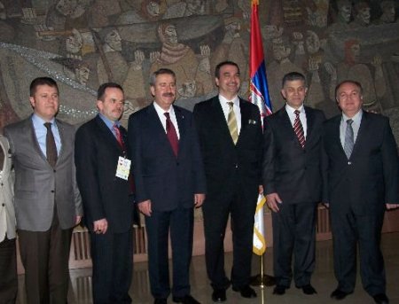 İzmirli İşadamları Sırbistan'dan Eli Dolu Döndü