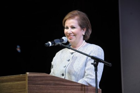 İzmirli İşadamları Türkçe’nin Çocuklarını Ayakta Alkışladı