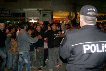 İzmirli Romanlar, Selendi'de Yaşanan Olayları Protesto İçin Yürüdü