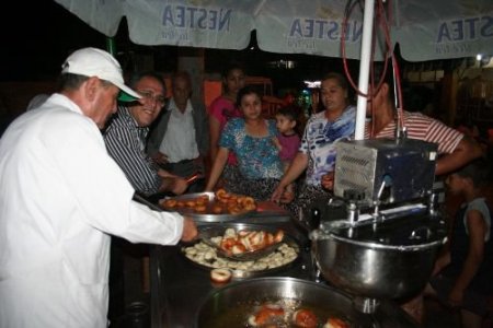 İzmirli Romanlar Regaip Kandili'nde Şehitleri Unutmadı