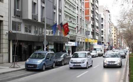 İzmirli turizmciler: Basmane'deki gelişime yetkililer ayak uyduramıyor
