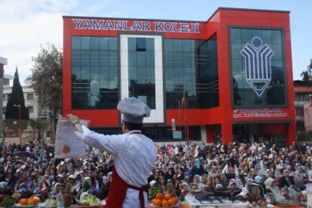İzmirliler Oktay Usta'nın Şovlarını Beğeni İle İzledi