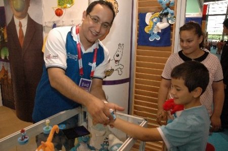 İzmirliler üç günde pasaportsuz vizesiz 140 ülkeyi gezdi