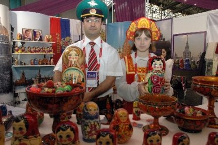 İzmirliler üç günde pasaportsuz vizesiz 140 ülkeyi gezdi