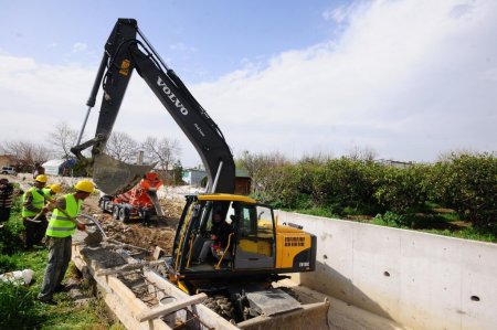 İZSU'nun Balçova Ilıca ve Urla Tabaklar Deresi’ndeki çalışmaları sürüyor