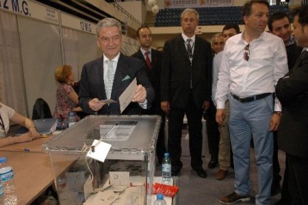 İZTO’da komite seçimleri tamamlandı, yönetim kuruluna meclis karar verecek