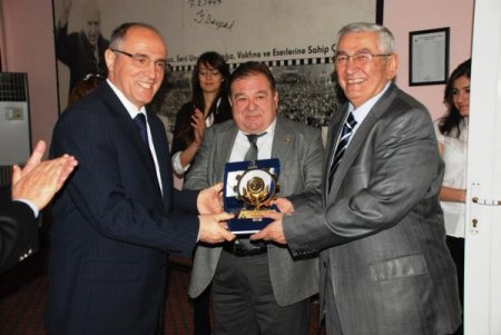 İzzet Baysal Sosyal Sorumululuk Ödülü Çizmecioğlu'na Verildi