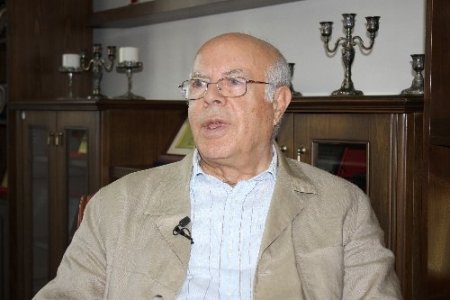 İzzettin Doğan: Demokrasiyi akamete uğratacak eylemlerden uzak durulmalı