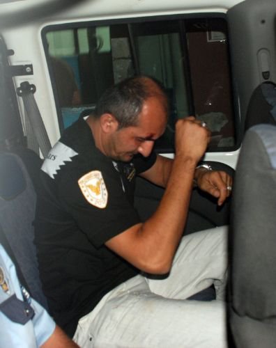 Jaguar'la Sahilde Oturan Vatandaşların Arasına Daldı: 1 Ölü, 8 Yaralı