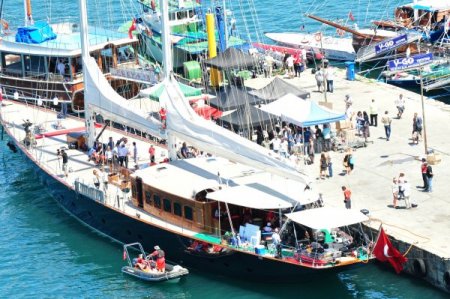 James Bond Filminin Çekimlerine Şehir Merkezinde Devam Ediliyor