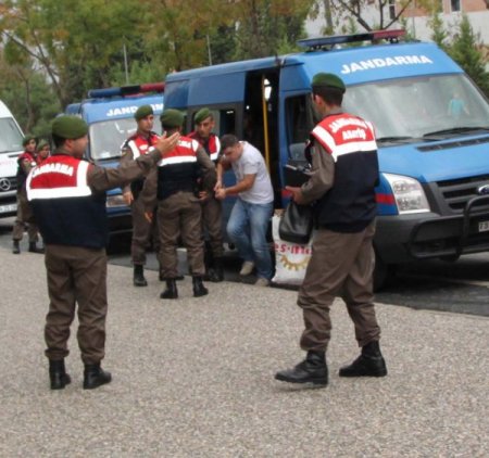 jandarma, uyuşturucu tacirlerine göz açtırmadı