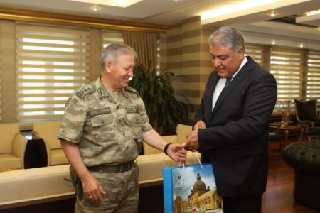 Jandarma bölge komutanları Vali Tekinarslan’ı ziyaret etti