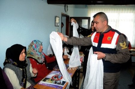 Jandarma köylerde kadına şiddeti anlatıyor