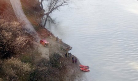 Jandarma Sualtı Timi, Munzur Nehri'ne düşen genci arıyor