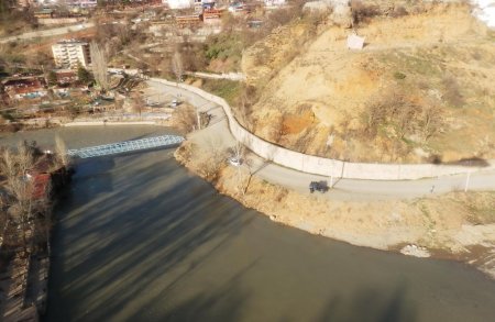 Jandarma Sualtı Timi, Munzur Nehri'ne düşen genci arıyor