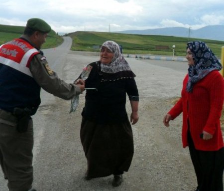 Jandarma'dan 'Anneler Günü' uygulaması