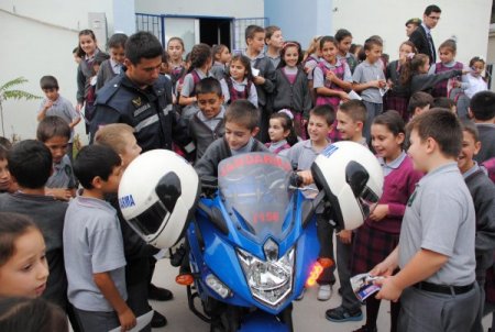Jandarmadan ilkokul öğrencilerine trafik eğitimi