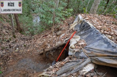 Jandarma'dan toprak altındaki silah imalathanelerine baskın