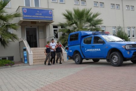 Jandarmanın uyuşturucu operasyonu kamerada