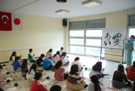 Japon Büyükelçi Tanaka, Türk Öğrencilerle Workshop Çalışması Yaptı