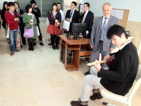 Japon öğrenciler Toros’u ziyaret etti