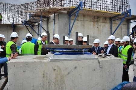 Japonlar, Erzurum Şehir Hastanesi’nin deprem izolatörlerine tam not verdi