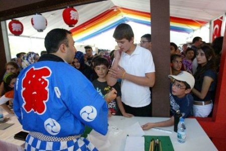 Japonya standına büyük ilgi