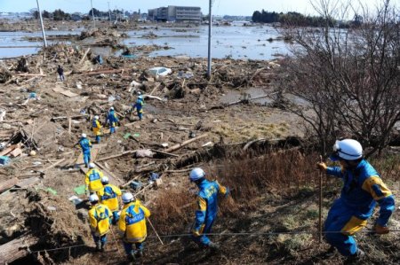 Japonya'da Deprem Ve Tsunami
