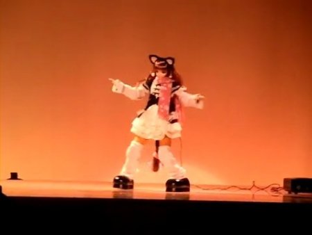 Japonya’daki Dans Yarışmasında Robotlar Sahne Aldı