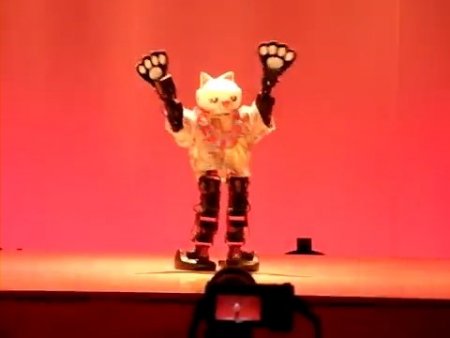 Japonya’daki Dans Yarışmasında Robotlar Sahne Aldı